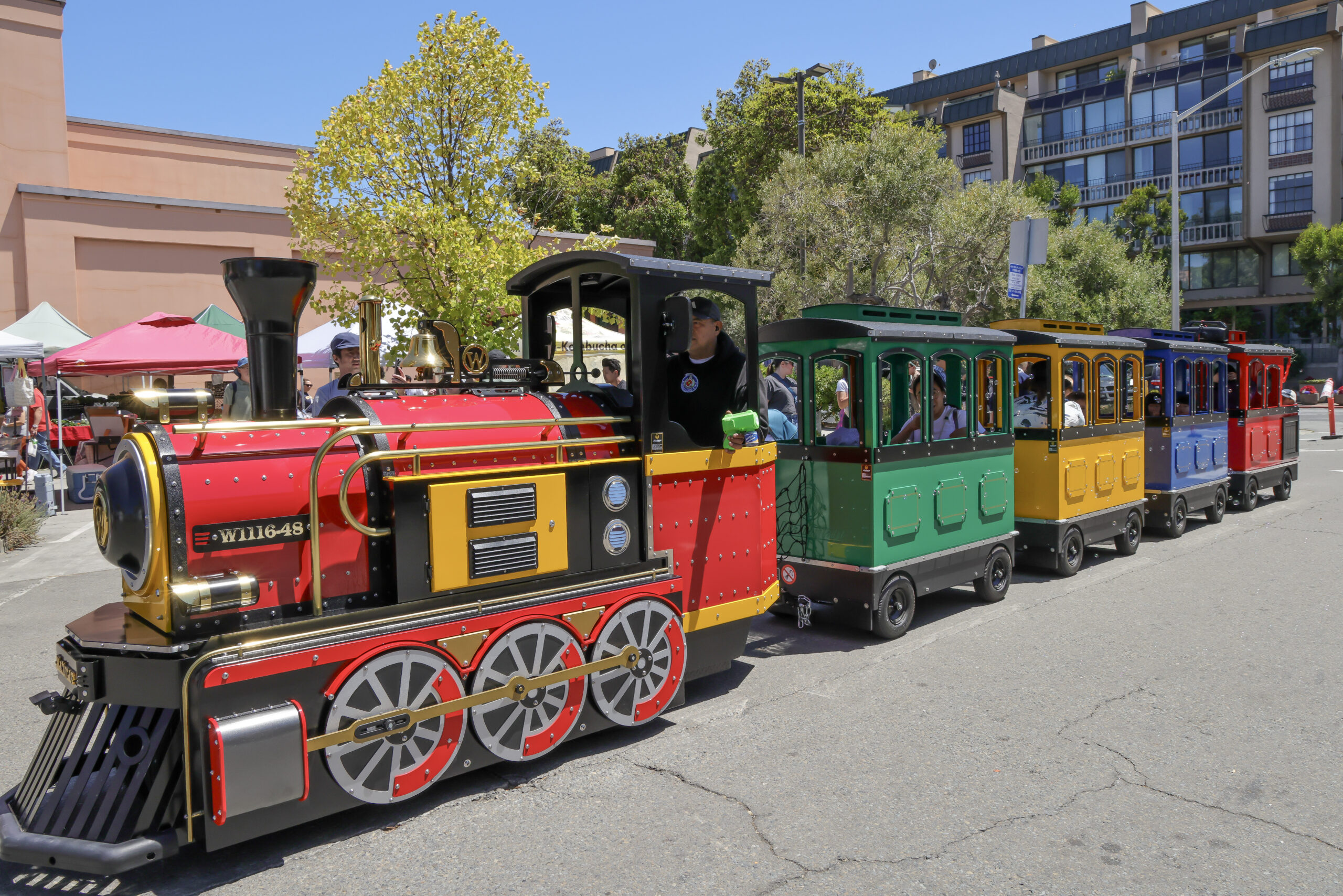 photo of a trackless train in Downtown San Mateo